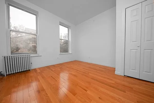 Rented by REAL New York | media 24