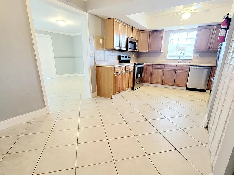 2021 NW 64th Ave #A — Photo 8