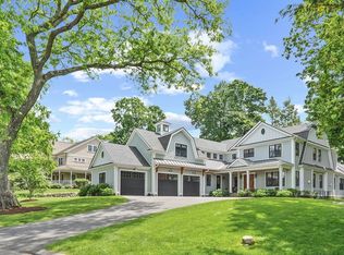 6 Juniper Pl, Lexington, MA 02420