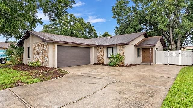 1st image of 842 ROCKINGHAM ROAD