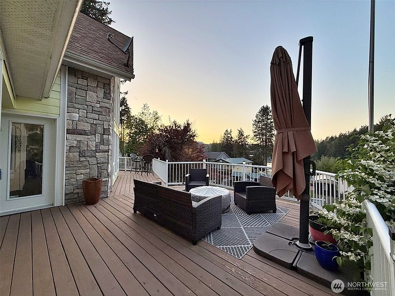 2nd image of 103 Lakeside Drive
