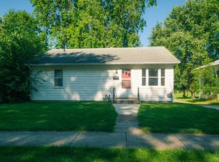 609 E 8th St S, Newton, IA 50208