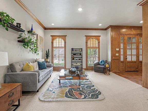5th image of 800 Shadow Wood Dr