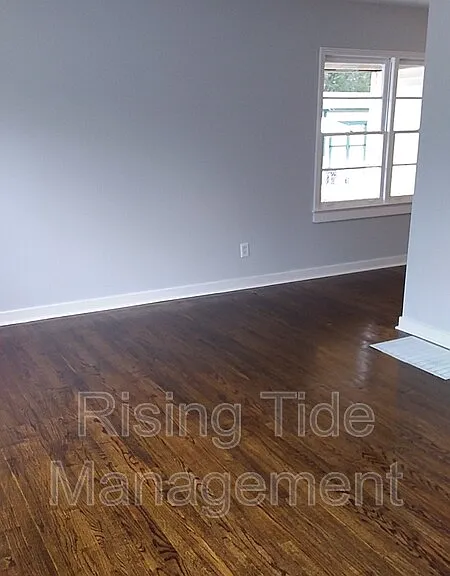 1125 Camellia Rd — Photo 2