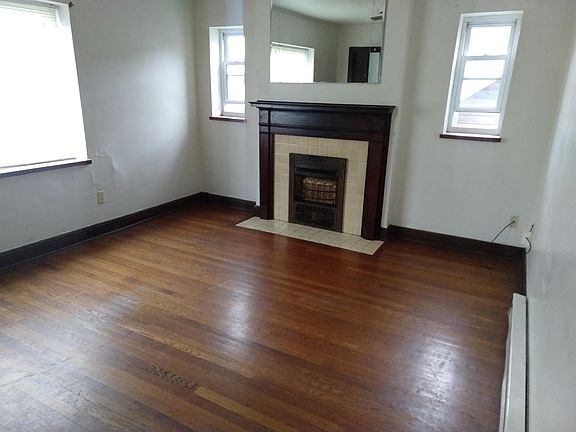 3rd image of 927 Central Ave #3