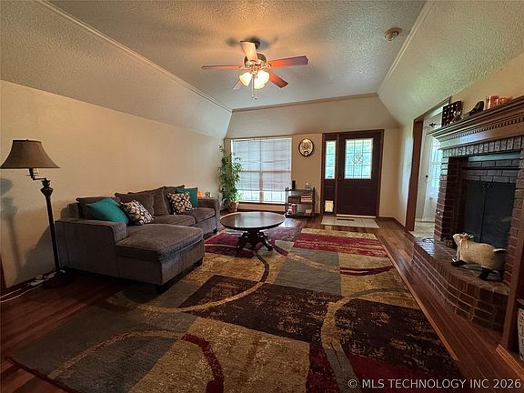 3rd image of 5954 W 43rd St