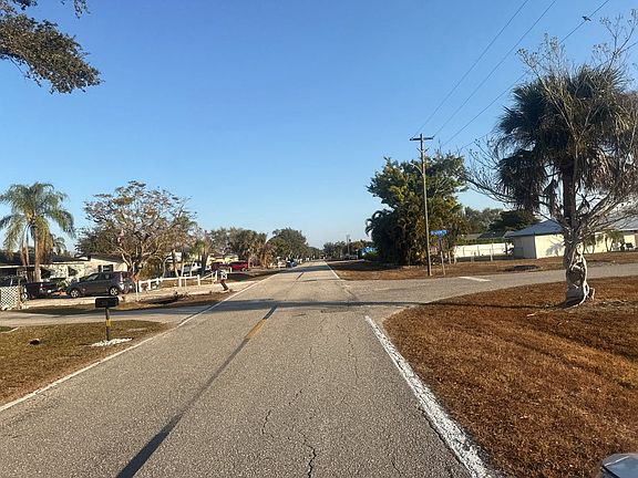 4th image of 2227 River Ridge Blvd