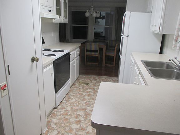 5th image of 130 Bougainvillea Dr