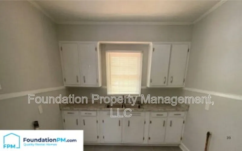2 bed, 1.0 bath, 893 sqft, $895 — Photo 3