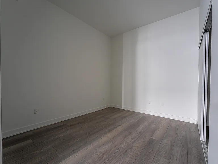 1007 The Queensway #901 — Photo 16
