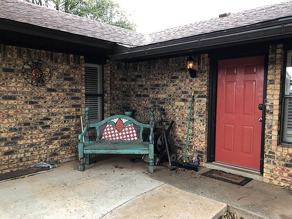 2nd image of 1116 E 18th St