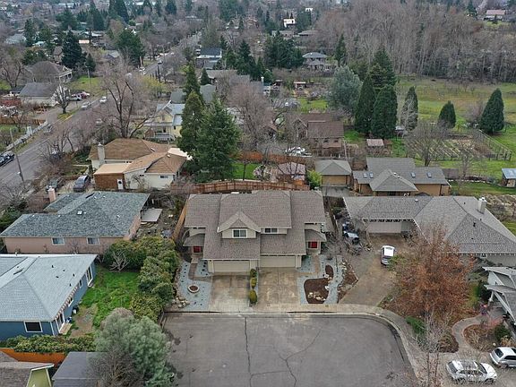 5th image of 119 Oak Meadows Pl