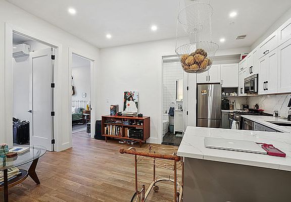 5th image of 841 Dekalb Ave #2R