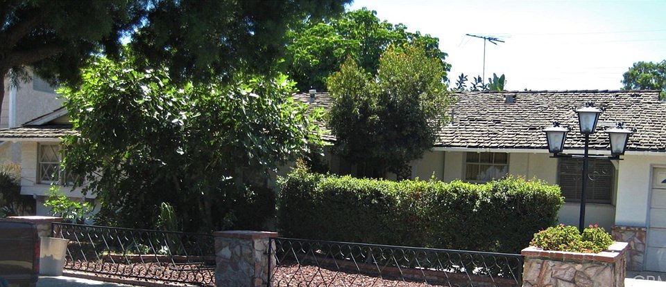 1st image of 423 S Doyle Dr