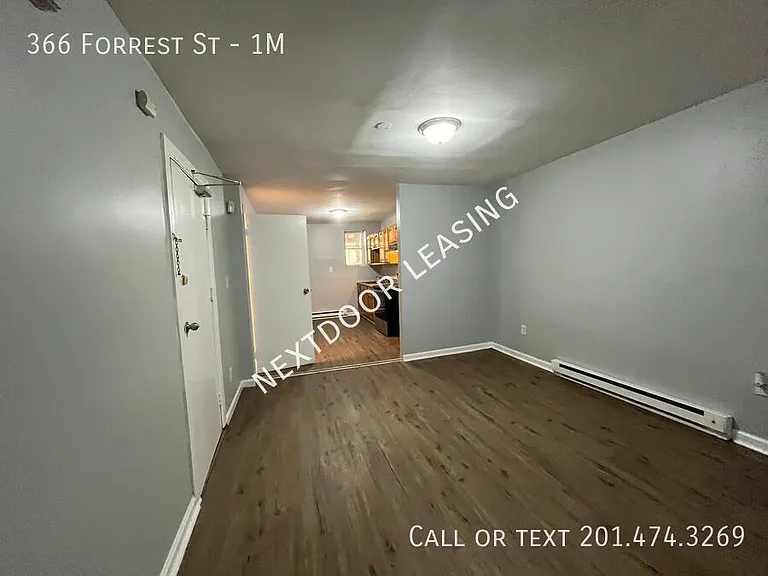 366 Forrest St #1M — Photo 4