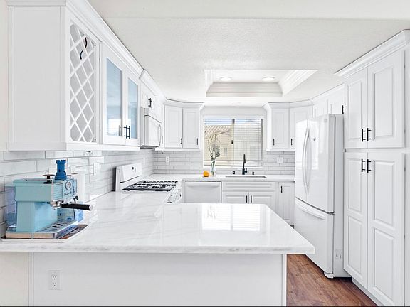 5th image of 35 Fleurance St #35