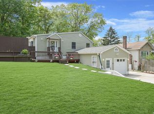 21 Lawrence Dr, Sound Beach, NY 11789