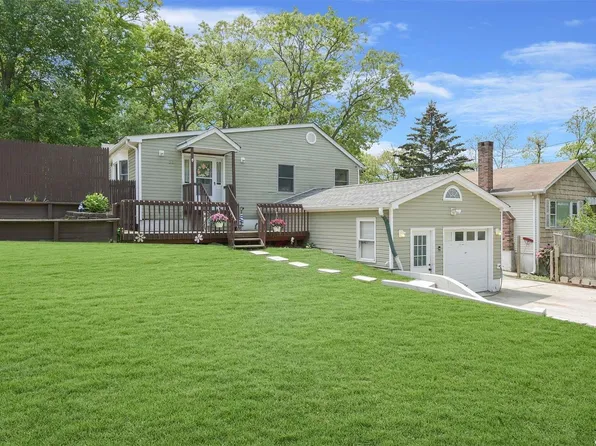 21 Lawrence Drive, Sound Beach, NY 11789
