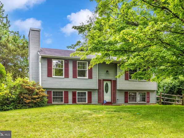 486 Hillcrest Dr, Frederick, MD 21703