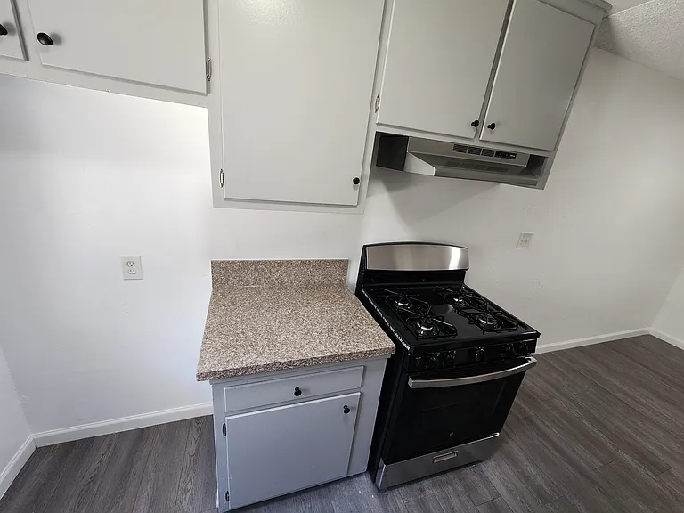 7332 Variel Ave #14 — Photo 4