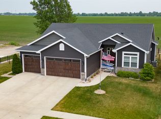 1206 Ledgestone Dr, Normal, IL 61761