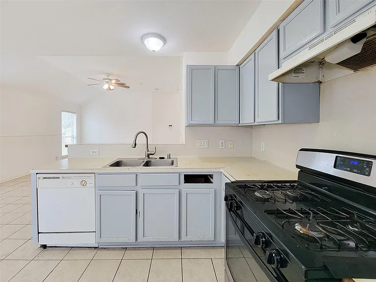 16006 Hiram Clarke Rd — Photo 14