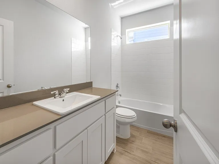 198 Bay Meadows Ln — Photo 12