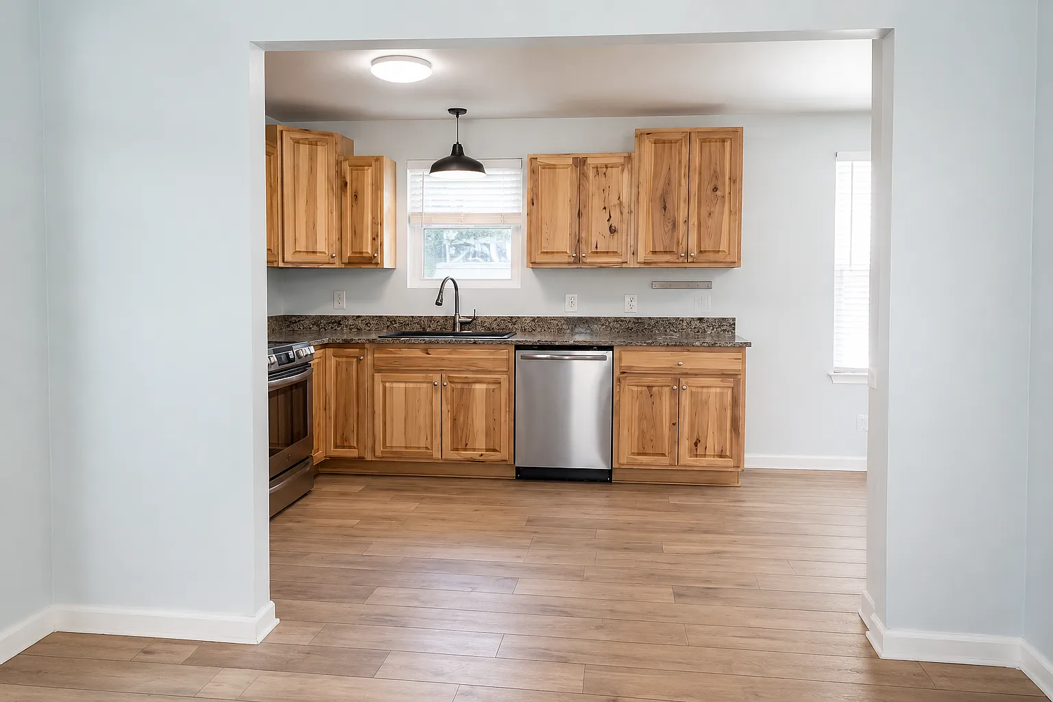 3 bed, 1208 sqft, $2,200 — Photo 4