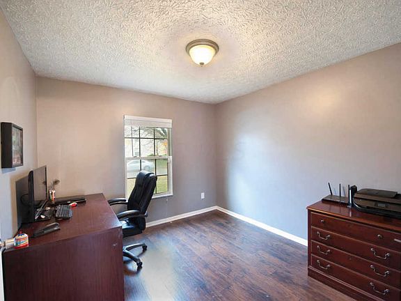 3rd image of 5848 Thorngate Dr