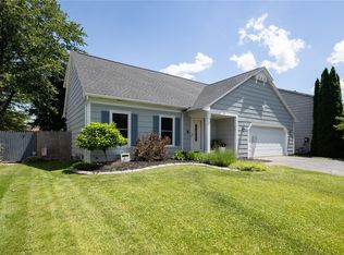 181 Pebbleview Dr, Rochester, NY 14612