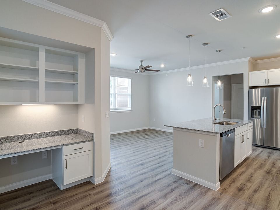 1st image of 1945 Westview Blvd #1101