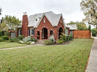 1102 N Edgefield Ave, Dallas, TX 75208