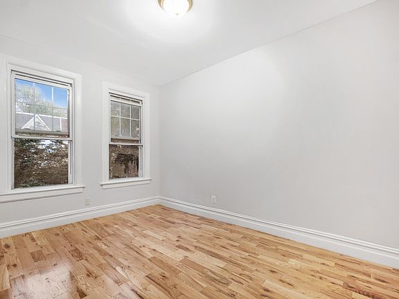 2nd image of 3028 Grace Ave