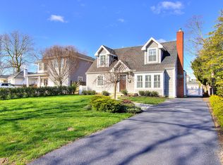 34 Monmouth Pkwy, Monmouth Beach, NJ