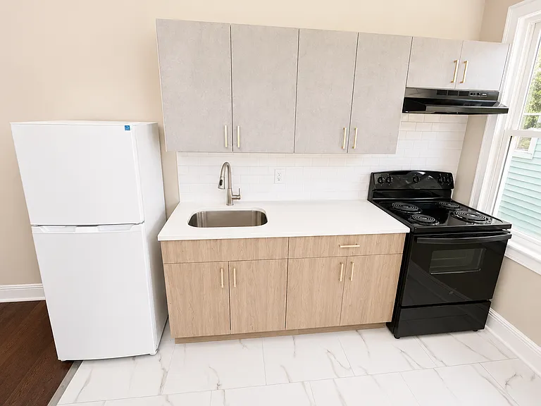 60 Mountainview Ave #3 — Photo 1