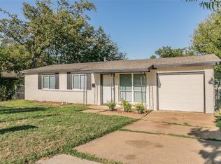 2324 Debra Court Dr, Fort Worth, TX 76112