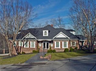 261 Sharon Dr, Weirton, WV