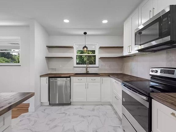 3rd image of 8104 Hayden Dr