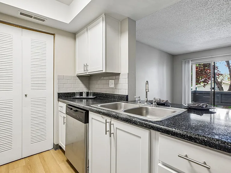 Brighton Place Apartments — Photo 47
