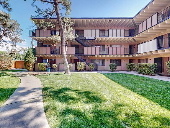 3rd image of 1100 Alvarado Dr SE APT 113