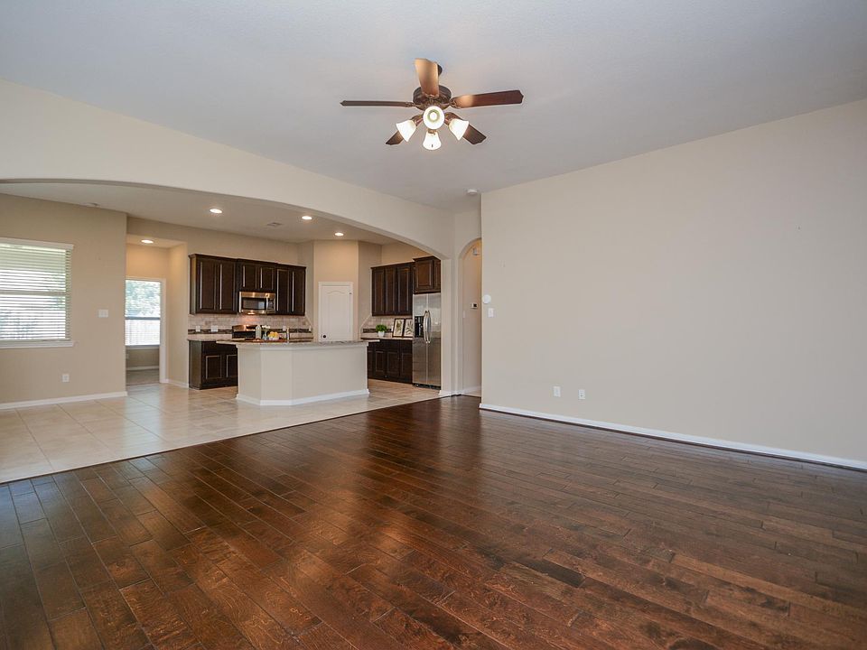 1st image of 118 N Heritage Mill Cir