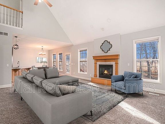 5th image of 3304 W Devonshire Dr