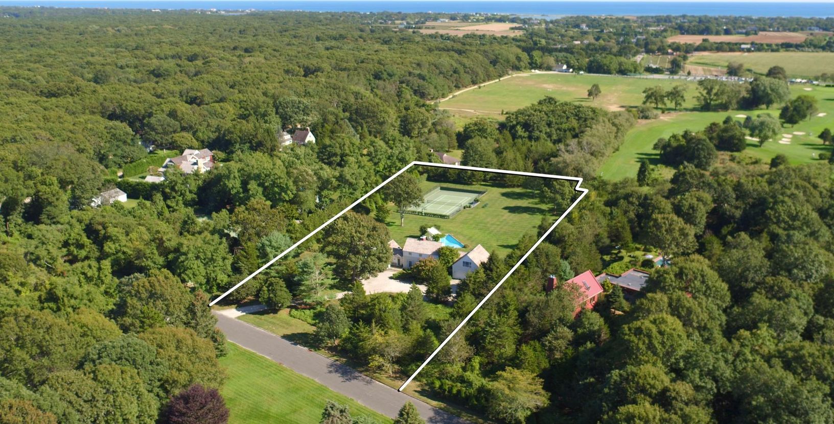 Wainscott farmland far middle. Beach milage: Town Line Rd: 1; Beach Lane: 1.6; Sagg Main: 2.2 miles