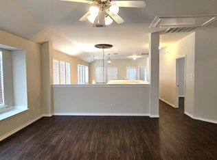 1117 Caudle Ln, Aubrey, TX 76227