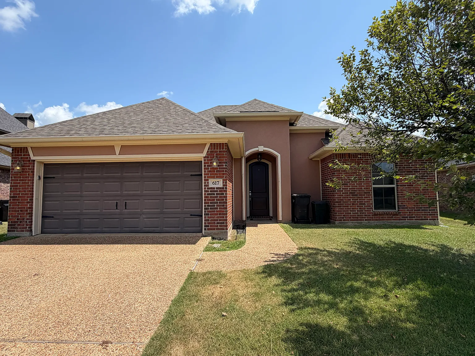 3 bed, 1680 sqft, $2,300 — Photo 1