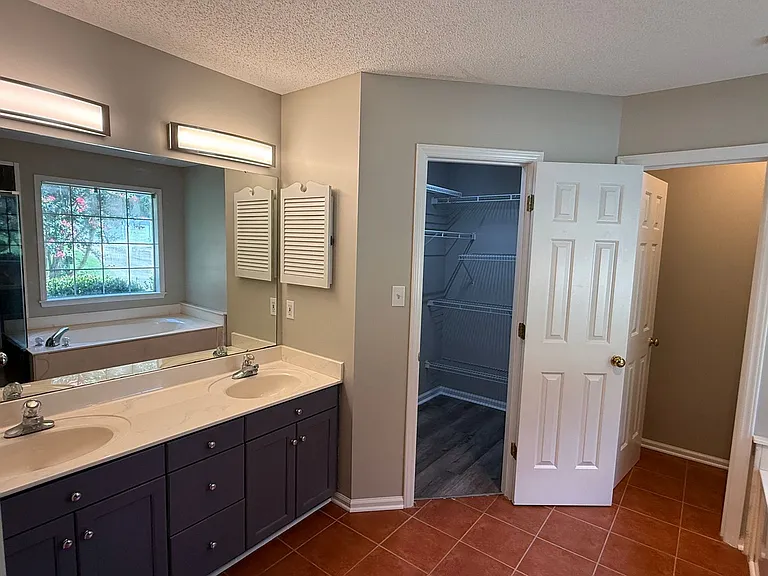 4370 Fellows Ln — Photo 12