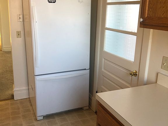 4th image of 801 Dewey Ave #2