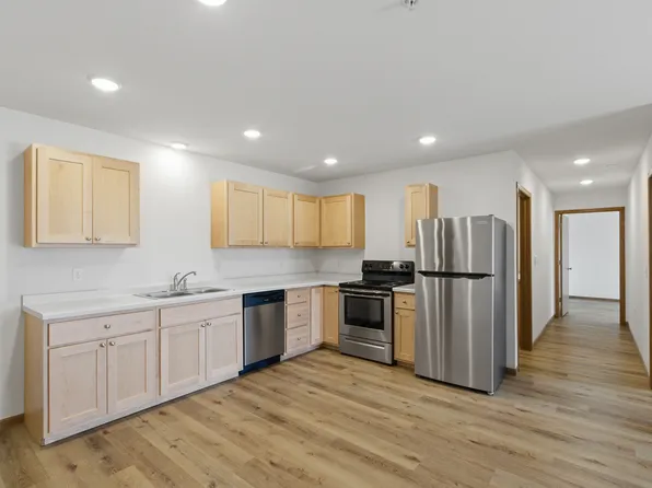 1542 Greenfield St #1104, Baraboo, WI 53913
