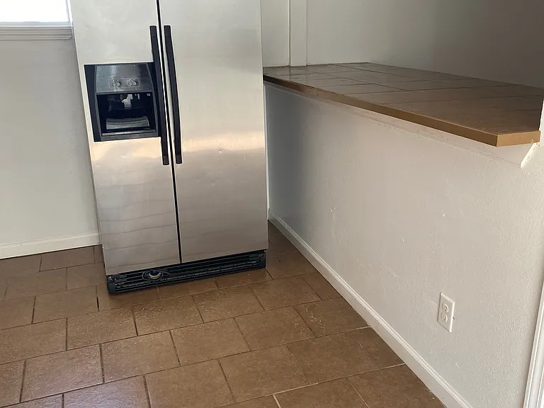 2523 Onzaga St — Photo 7