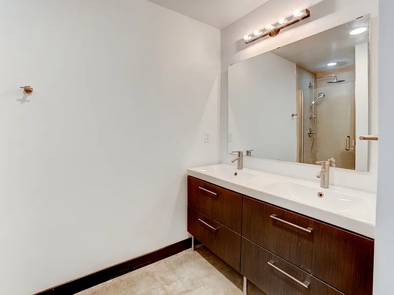 Vandever Lofts — Photo 24